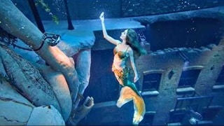 Une sirène dans la piscine la plus profonde du monde ! (DeepDive) - Claire la sirène