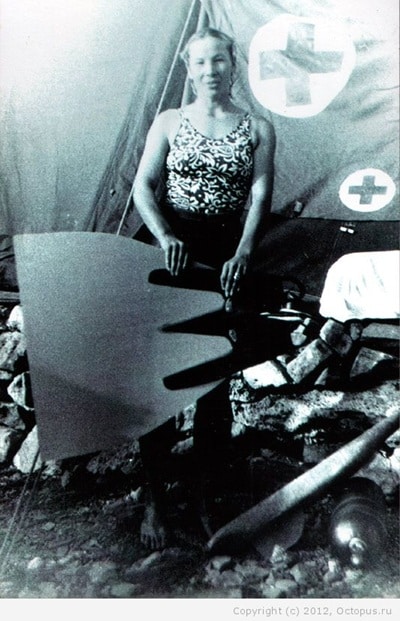 Photo : Nadejda Tourukalo avec une monopalme - (c) Octopus.ru